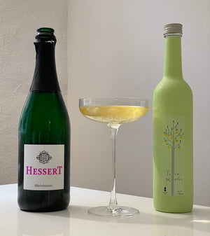 Easy to make, easy to drink: Riesling sparkling wine and yuzu liqueur - a delicious pairing